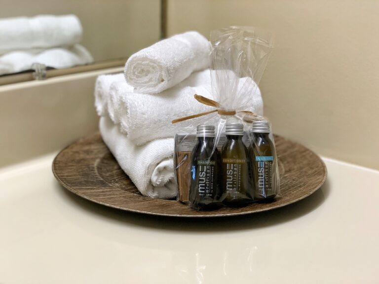 Towels & Amenities